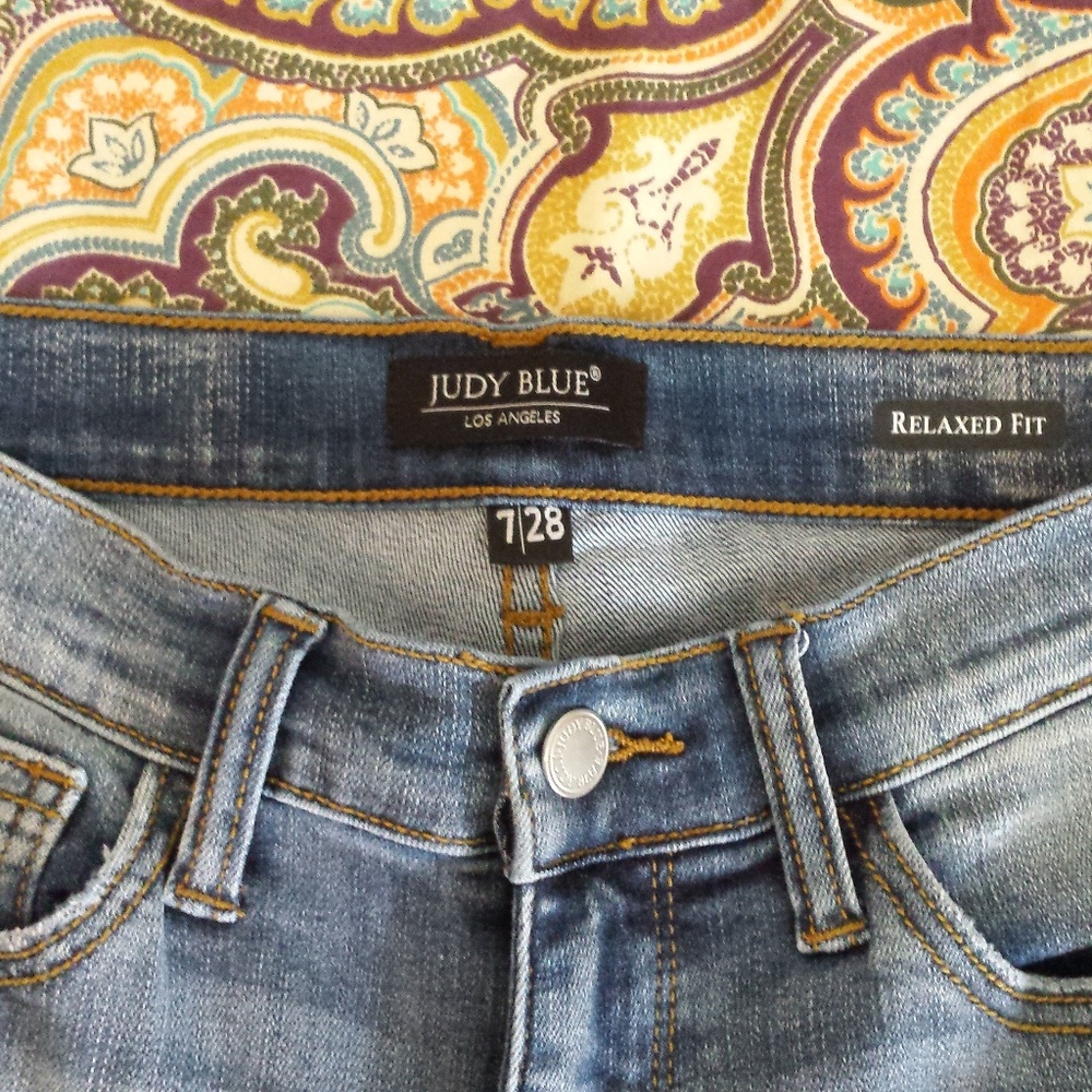 Judy Blue Relaxed Fit Skinny Jeans Size 7/28
